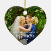 Eerste Kerstmis Mr. & Mrs Photo Brush Script Keramisch Ornament (Achterkant)