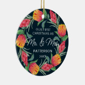 Eerste Kerstmis Mr & Mrs Tropical Floral Foto Keramisch Ornament (Rechts)