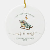 Eerste Kerstmis Mr. Mrs. Wedding Sleigh Plaid Foto Keramisch Ornament (Voorkant)