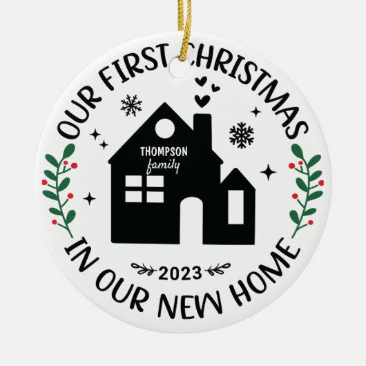 Eerste Kerstmis Nieuwe Huis Familienaam Keramisch Ornament (Voorkant)