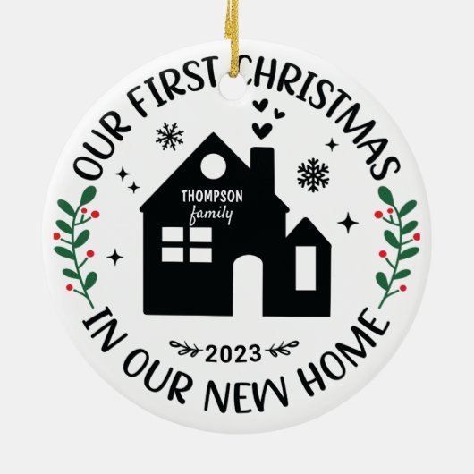 Eerste Kerstmis Nieuwe Huis Familienaam Keramisch Ornament (Achterkant)