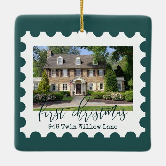 Eerste Kerstmis Nieuwe Stempelfoto's voor thuisfin Keramisch Ornament (Achterkant)