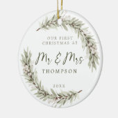 Eerste Kerstmis Passen getrouwd Sage Groen Keramisch Ornament (Links)