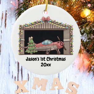 Eerste Kerstmis Rode Vliegtuig Boom Hangar Piloot Keramisch Ornament