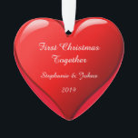 Eerste Kerstmis samen 2019 Romantic Cute Heart Ornament<br><div class="desc">Dit ontwerp is ontworpen voor Kerstmis 2019 en is ontworpen met een schattig romantisch rood hartontwerp op een solide rode achtergrond en op maat gesneden tekst-sjablonen voor het invoeren van uw namen. Perfect romantisch geschenk voor koppels die hun eerste Kerstmis vieren.</div>