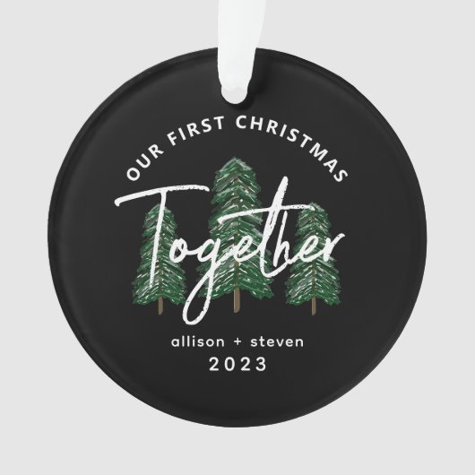 Eerste Kerstmis Samen 2023 Evergreen Koppels Ornament (voorkant)