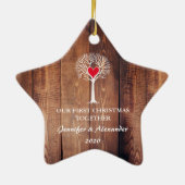 Eerste Kerstmis samen liefdeshout Keramisch Ornament (Achterkant)