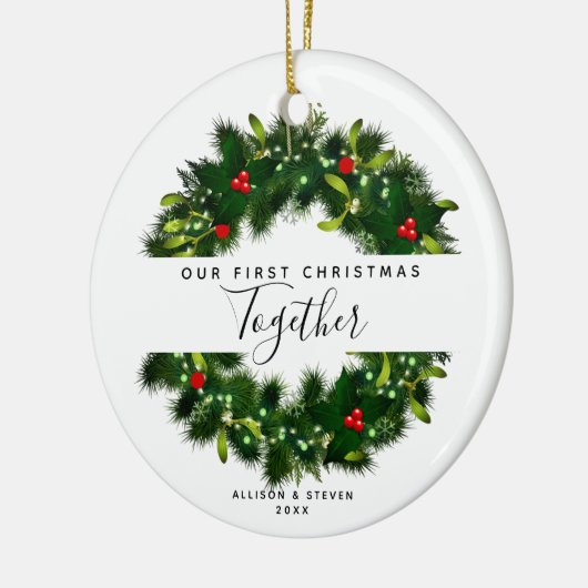Eerste Kerstmis samen met Red Berry WreatNames Keramisch Ornament (Links)