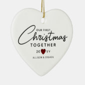 Eerste Kerstmis samen Modern Gepersonaliseerd hart Keramisch Ornament (Rechts)