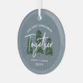 Eerste Kerstmis samen rustieke bomen koppels Glas Ornament (Voorkant links)
