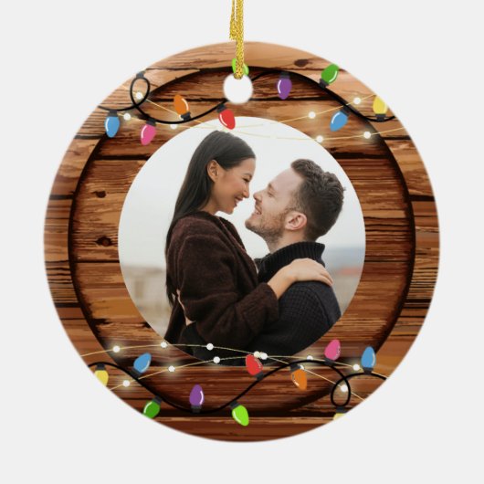 Eerste Kerstmis samen rustieke string licht foto Keramisch Ornament (Achterkant)