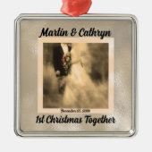 Eerste Kerstmis: Sepia Bride en Groom Metalen Ornament (Voorkant)