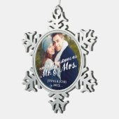 Eerste Kerstmis vandaag Mr. & Mrs Foto Tin Sneeuwvlok Ornament (Rechts)