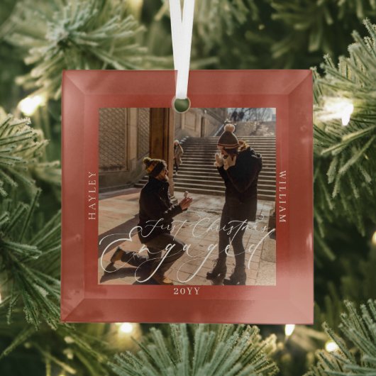 Eerste Kerstmis Verloofde Foto Terracotta Glas Ornament (Insitu)