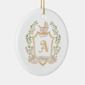 Eerste Kerstmis voor baby | Crest Monogram Keramisch Ornament (Rechts)
