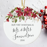 Eerste Kerstmis Waterverf Rode Poinsettia Keramisch Ornament<br><div class="desc">Elegante kerstvakantie floral poinsettia ornament voor het eerst getrouwd Mr. en Mrs. Name. Rode,  witte en groene kleuren. Personaliseer ze door jouw naam toe te voegen. Maakt een perfect cadeau voor uw echtgenoot (man of vrouw)</div>