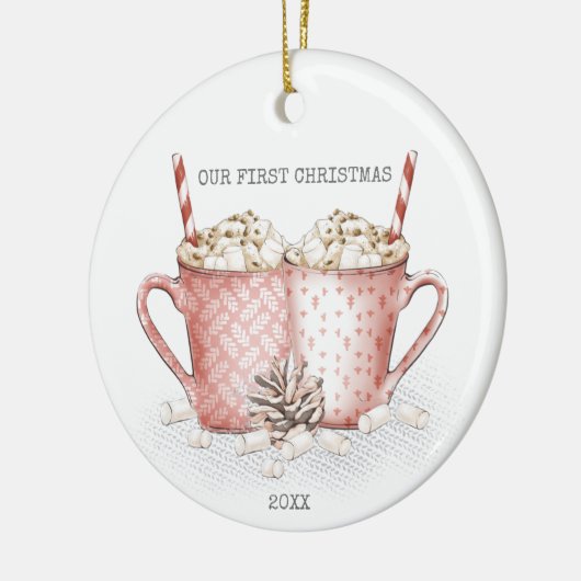 Eerste kerstparen met warmtecacao keramisch ornament (Links)