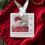 Eerste kerstscript Baby geboorte Stats & foto's Glas Ornament<br><div class="desc">Ik verklaar en verwelkom de komst van je nieuwe baby met ons eenvoudige en moderne baby foto-geboortebericht voor baby's eerste kerstglas ornament. Het ontwerp kenmerkt één enkele fotolay-out om de foto van uw nieuwe baby te tonen. "Eerste Kerstmis" wordt getoond in een moderne witte kalligrafie bekleding met de geboortedatum langs...</div>