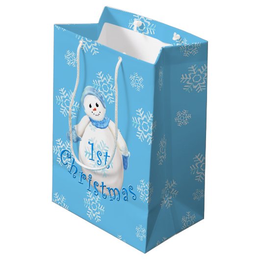 Eerste kerstsnowman - Aangepaste naam Medium Cadeauzakje (Achterkant Gekanteld)
