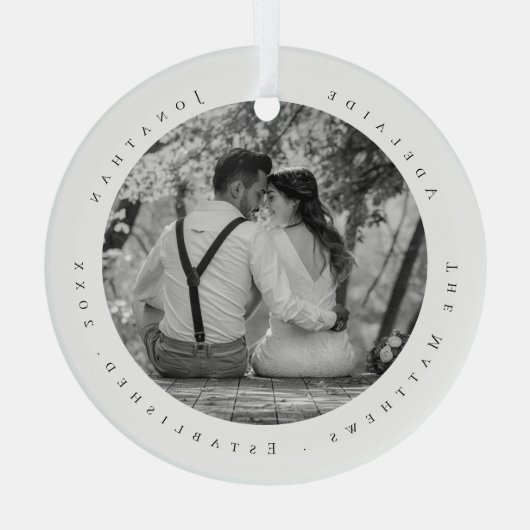 Eerste kersttrouwdag Datum van Pas getrouwd vastge Glas Ornament (Achterkant)