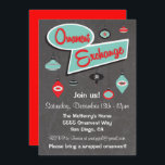 Eerste kerstuitnodiging voor herroeping met wederk kaart<br><div class="desc">Cool and Modern Retro inspireerde de cadeauuitwisseling van siervoorwerpen met een leuk teken en kleurrijke versiering op een achtergrond van het krijtbord. Geweldig idee voor een cadeaubeurs voor kerstfeestjes of een decoratieve uitwisseling! Met de hand getekende illustratie van McBooboo. Deze uitnodiging komt ook in een achtergrond van een krijtbord.</div>