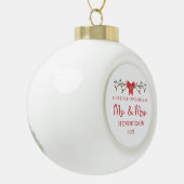 Eerste Kerstvakantie Mr & Mrs Custom Pas getrouwd  Keramische Bal Ornament (Links)