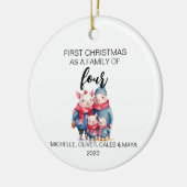 Eerste Kerstvarken Familie van Vier Keramisch Ornament (Links)