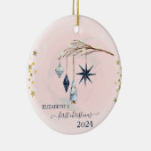 Eerste kerstversiering voor de feestdagen keramisch ornament (Rechts)