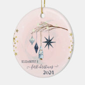 Eerste kerstversiering voor de feestdagen keramisch ornament (Links)