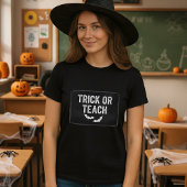 Eerste klas Halloween leraar truc of leer T-shirt