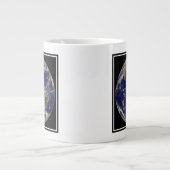 Eerste lentedag op het noordelijk halfrond. grote koffiekop (Voorkant)