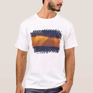 Eerste licht boven de Tasmanzee, Australië T-shirt