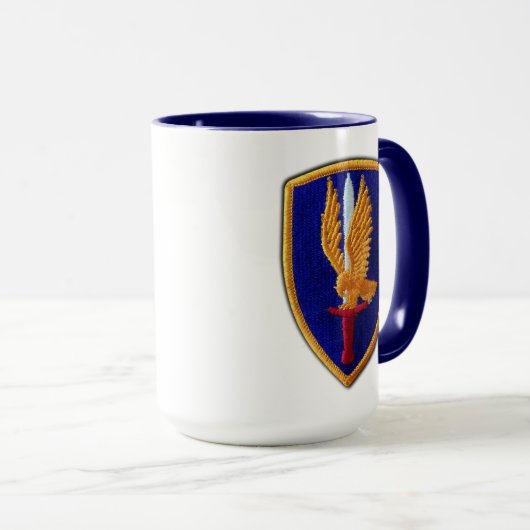 Eerste Luchtvaartbrigade Vietnam-oorlogsbeker Mok (Voorkant rechts)