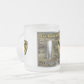 Eerste luitenant van de afdeling Cavalry Matglas Koffiemok (Voorkant links)