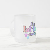 Eerste maal mammie-regenboogT-shirts en schenkinge Matglas Koffiemok (Voorkant links)