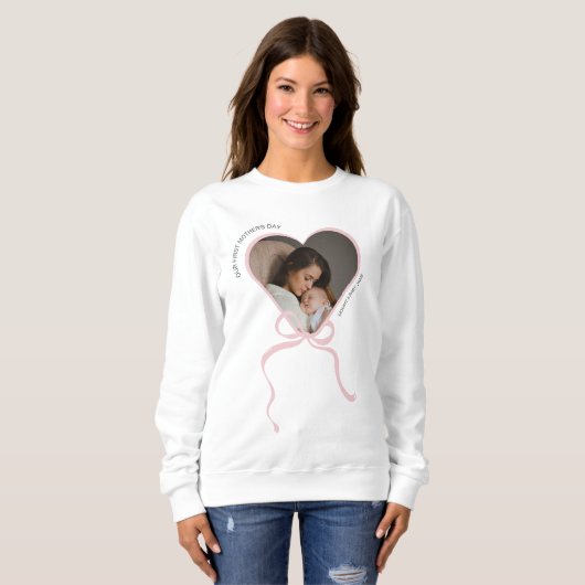 Eerste Moederdag aangepaste foto liefde vorm Trui (Voorkant volledig)