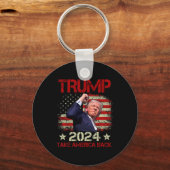 Eerste pomp geschoten op Trump 2024 Trump overleef Sleutelhanger (Voorkant)