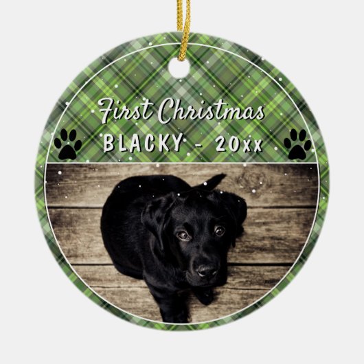 Eerste Puppy Kerst Pauw Groene Plaid Hond Foto Keramisch Ornament (Voorkant)