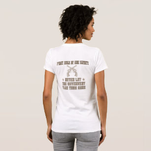 Eerste regel van het Pistool voor vrouwen Tweede w T-shirt