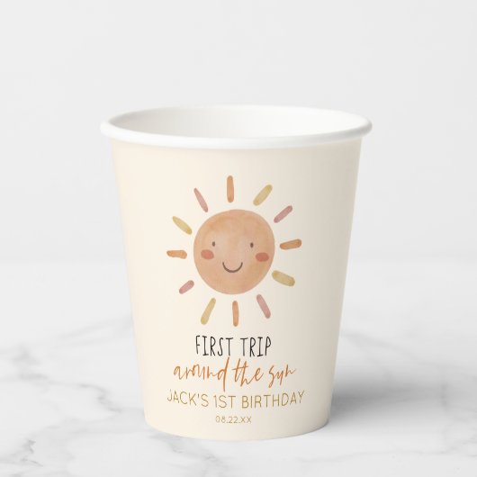 Eerste reis rond de zon, eerste verjaardag papieren bekers (Voorkant)
