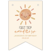 Eerste reis rond de zon, eerste verjaardag vlaggetjes (Eerste vlag)