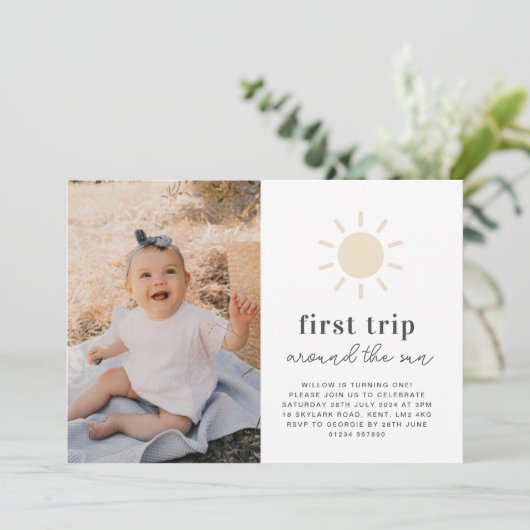 Eerste reis rond de zon foto uitnodiging (Staand voorkant)