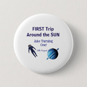 Eerste reis rond de zon planeet astronaut verjaard ronde button 5,7 cm