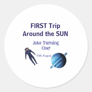 Eerste reis rond de zon planeet astronaut verjaard ronde sticker