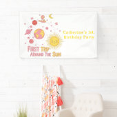 Eerste reis rond het Zonnemeisje 1e. verjaardagsfe Spandoek (Insitu)