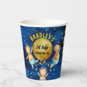 Eerste reis rondom zondag verjaardagsfeestje, aang papieren bekers (Voorkant)