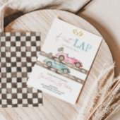 Eerste ronde race auto tweeling verjaardag uitnodi kaart
