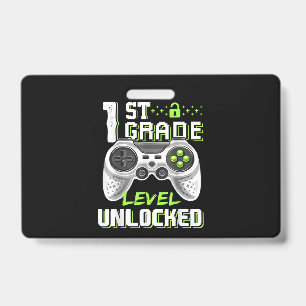 Eerste schooldag van de onvergrendelde gamer in de badge