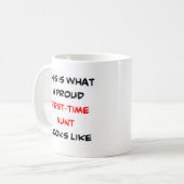 Eerste tante, trots koffiemok (Voorkant links)