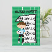 Eerste uitnodiging van Birthday Blue en White Socc (Staand voorkant)